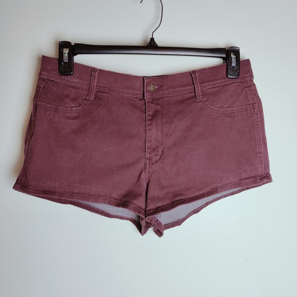 Hollister Plus Size High Waisted 2" Inseam Short-Shorts, Size 15/32